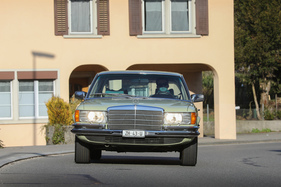 Mercedes-Benz 280 SE (1977) – Wie fühlst du dich? Gar nicht! Ein seriöser Blick für ein seriöses Auto, weder aggressiv noch freundlich Mercedes-Benz 280 SE (1977) – Wie fühlst du dich? Gar nicht! Ein seriöser Blick für ein seriöses Auto, weder aggressiv noch freundlich