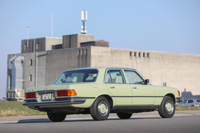 Mercedes-Benz 280 SE (1977) – in der Farbe "Kaledoniengrün" Mercedes-Benz 280 SE (1977) – in der Farbe "Kaledoniengrün"