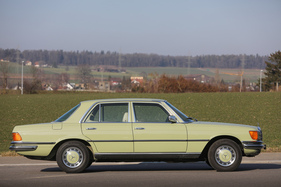 Mercedes-Benz 280 SE (1977) – schon als "kurze" Version 4,96 Meter lang Mercedes-Benz 280 SE (1977) – schon als "kurze" Version 4,96 Meter lang