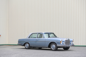 Mercedes-Benz 280 SE 3.5 (1971) - als Lot 136 angeboten an der RM/Sotheby's St. Moritz Versteigerung vom 15. September 2023