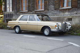 Mercedes-Benz 280 SE 3,5 (1971) - angeboten an der Versteigerung der Oldtimer Galerie Toffen am 26. November 2016