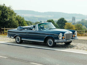 Mercedes-Benz 280 SE 3.5 Cabriolet (1970) - als Lot 144 angeboten an der Bonhams Zoute Versteigerung am 9. Oktober 2022