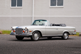 Mercedes-Benz 280 SE 3.5 Cabriolet (1971) - as lot 359 at the RM/Sotheby's Monterey auction on August 20, 2022