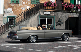 Mercedes Benz 280 SE 3.5 Cabriolet W 111 (1970) - ADAC Trentino Classic 2013 - Oldtimer-Wanderung um den Sonax-Pokal