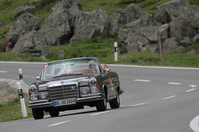 Mercedes-Benz 280 SE 3.5 Cabriolet W111 (1971) - Flüelapass - Passione Caracciola 2017