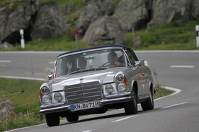 Mercedes-Benz 280 SE 3.5 Cabriolet W111 (1971) - Flüelapass - Passione Caracciola 2017