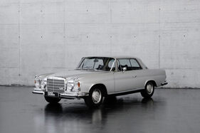 Mercedes-Benz 280 SE 3,5 Coupe (1970) - als Lot 104 an der Humer Granner Classic Expo Salzburg Auktion 2025