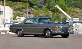 Mercedes-Benz 280 SE 3.5 Coupé (1971) - angeboten als Lot 150 an der Versteigerung von Artcurial "Automobiles Sur Les Champs" 2012 (1971)