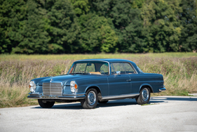 Mercedes-Benz 280 SE 3.5 'Sunroof' Coupe (1970) - als Lot 391 angeboten an der RM/Sotheby's Hershey Versteigerung vom 5./6. Oktober 2022