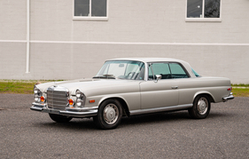 Mercedes-Benz 280 SE 3.5 'Sunroof' Coupe (1971) - as lot 320 at the RM/Sotheby's Monterey auction on August 20, 2022
