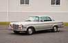 Mercedes-Benz 280 SE 3.5 'Sunroof' Coupe (1971) - als Lot 320 an der RM/Sotheby's Monterey Versteigerung am 20. August 2022 (© Motorcar Studios - Courtesy RM/Sotheby's, 2022) Mercedes-Benz 280 SE 3.5 'Sunroof' Coupe (1971) - als Lot 320 an der RM/Sotheby's Monterey Versteigerung am 20. August 2022 (© Motorcar Studios - Courtesy RM/Sotheby's, 2022)