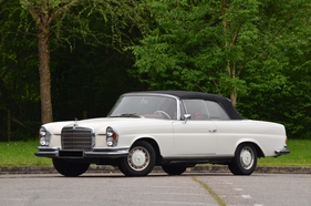 Mercedes-Benz 280 SE 3,5L Cabriolet (1971) - als Lot 163 angeboten an der Artcurial Le Mans Classic Versteigerung am 9. Juli 2016