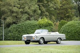Mercedes-Benz 280 SE 3,5L Cabriolet (1971) - als Lot 41 an der Artcurial "Automobiles Sur les Champs" Versteigerung am 3. Dezember 2020