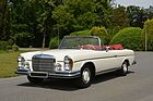 Bild: Mercedes-Benz 280 SE 3,5L cabriolet (1971) - als Lot 124 an der Artcurial-Versteigerung "Garden Party In Saint-Tropez" 2025