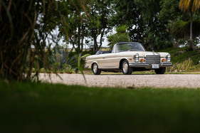 Mercedes-Benz 280 SE 335 Cabriolet (1971) - als Lot 222 angeboten an der RM Online Only Shift Monterey Versteigerung vom 14. und 15. August 2020