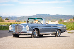 Mercedes-Benz 280 SE Cabriolet (1969) - angeboten an der Versteigerung der Oldtimer Galerie in Gstaad 2026
