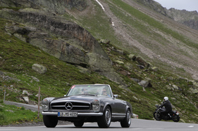 Mercedes-Benz 280 SL (1969) - Flüelapass - Passione Caracciola 2017