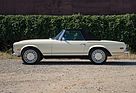 Image: Mercedes-Benz 280 SL (1969) - as lot 220 at the RM/Sotheby's auction in Monterey on August 13 - 15, 2015