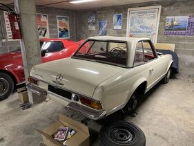 Mercedes-Benz 280 SL (1970) - als Lot 071 angeboten an der Artcurial Sur les Champs Versteigerung am 22. Oktober 2023