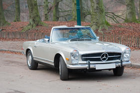 Mercedes-Benz 280 SL (1970) - als Lot 340 an der Bonhams Versteigerung "Les grandes marques du monde au Grand Palais" in Paris 2017