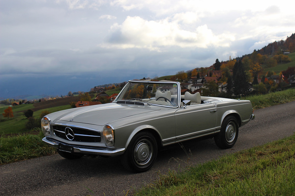 Mercedes-Benz 280 SL (1970) - angeboten an der Versteigerung der Oldtimer Galerie in Toffen am 28. November 2015