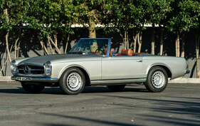 Mercedes-Benz 280 SL (1971) - offered as lot 040 at the Gooding & Co "Geared Online Scottsdale Edition" auction from January 18 to 22, 2021