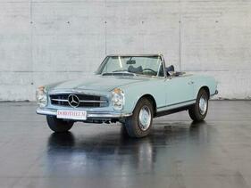 Mercedes-Benz 280 SL (1971) - als Lot 45 angeboten an der Dorotheum-Versteigerung an der Classic Expo Salzburg am 15. Oktober 2022