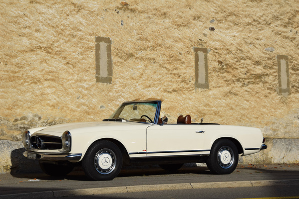 Mercedes Benz 280 SL California (1968) - angeboten an der Versteigerung der Oldtimer Galerie in Toffen am 29. November 2014
