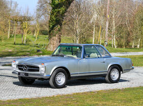 Mercedes-Benz 280 SL Convertible with Hardtop (1968) - als Lot 136 an der Bonhams Goodwood Members’ Meeting Versteigerung 2025