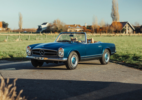 Mercedes-Benz 280 SL Convertible with Hardtop (1970) - als Lot 203 angeboten an der Bonhams Les Grandes Marques du Monde au Grand Palais Paris Versteigerung am 3. Februar 2022 Mercedes-Benz 280 SL Convertible with Hardtop (1970) - als Lot 203 angeboten an der Bonhams Les Grandes Marques du Monde au Grand Palais Paris Versteigerung am 3. Februar 2022