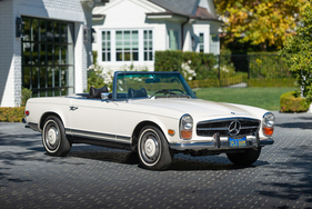 Mercedes-Benz 280 SL 'Pagoda' (1970) - as lot 141 at the RM/Sotheby's Arizona auction on January 27, 2022