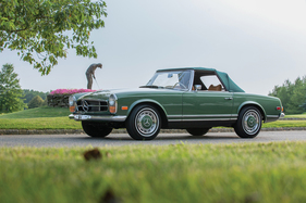Mercedes-Benz 280 SL 'Pagoda' (1971) - offered as lot 204 at the RM/Sotheby's auction in Monterey on August 16, 2019