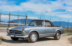 Mercedes-Benz 280 SL "Pagoda" (1968) - as lot 105 at the Chantilly auction by Bonhams on September 10, 2017