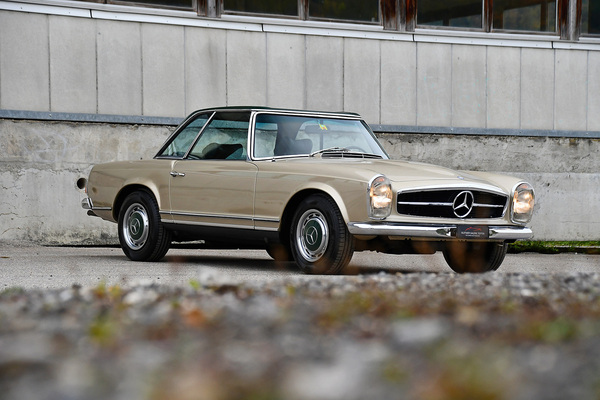 Mercedes-Benz 280 SL Pagode (1969) - als Lot 116 an der "Gstaad Classic Car Auction" der Oldtimer Galerie Toffen am 29 Dezember 2023