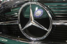 Mercedes-Benz 280 SL Pagode (1969) - mit grossem Stern - Rétromobile Paris 2019