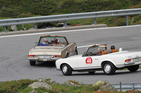 Mercedes-Benz 280 SL Pagode (1970) - Flüelapass - Passione Caracciola 2017