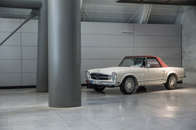 Mercedes-Benz 280 SL Pagode (1970) -keine Rarität in Stuttgart - Retro Classics Stuttgart 2017