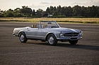 Bild: Mercedes-Benz 280 SL with Hard-Top (1971) - Lot 108 an der Artcurial „Garden Party in Saint-Tropez" Versteigerung 2024