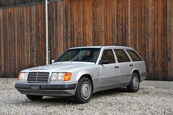 Mercedes-Benz 280 TE (1993) - als Lot 126 angeboten an der Versteigerung der Oldtimer Galerie in Toffen am 26. März 2022