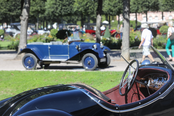 Mercedes-Benz 290 Roadster Amlicar (1933) - Blick ins Cockpit und dahinter ien Tatra - 19. ASC Classic-Gala Schwetzingen 2023