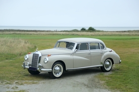 Mercedes-Benz 300 C Adenauer (1957) - als Lot 08 an der Artcurial Mercedes-Versteigerung in Paris am 15. Oktober 2017