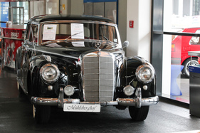 Mercedes-Benz 300 C Adenauer Limousine (1955) - angeboten für EUR 69'900 - Motorworld Classics Bodensee 2019