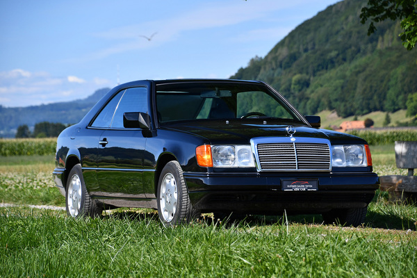 Mercedes-Benz 300 CE (1993) - als Lot 15 an der Versteigerung der Oldtimer Galerie in Toffen am 19. Oktober 2019