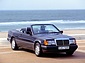 Mercedes-Benz 300 CE-24 Cabriolet (1991) - frühes Modell mit dreidimensionaler Kühlermaske und orangefarbenen Blinkern (© Daimler AG, 1991) Mercedes-Benz 300 CE-24 Cabriolet (1991) - frühes Modell mit dreidimensionaler Kühlermaske und orangefarbenen Blinkern (© Daimler AG, 1991)