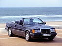 Mercedes-Benz 300 CE-24 Cabriolet (1991) - frühes Modell mit dreidimensionaler Kühlermaske und orangefarbenen Blinkern