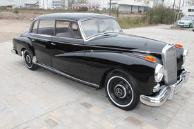 Mercedes-Benz 300 D 'Adenauer' Saloon (1957) - als Lot 150 angeboten an der Bonhams Mercedes-Benz-Versteigerung in Stuttgart am 19. März 2016