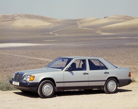 Mercedes-Benz 300 E (1984) - Baureihe 124 - bei Testfahrten