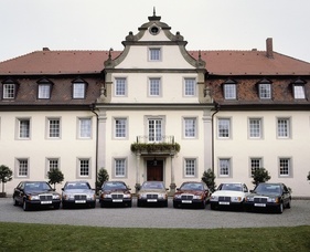 Mercedes-Benz 300 E (1984) - im Kreis der ganzen Motorenpalette von 200 bis 300 E