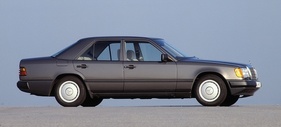 Mercedes-Benz 300 E (1984) - noch mit Raddeckeln