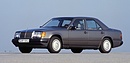 Mercedes-Benz 300 E (1984) - noch vor den Sacco-Brettern (© Daimler AG, 1984) Mercedes-Benz 300 E (1984) - noch vor den Sacco-Brettern (© Daimler AG, 1984)
